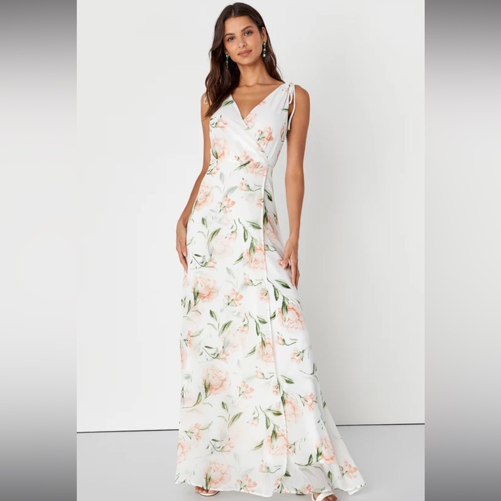Lulus Romantic Possibilities White Floral Print Maxi Dress Size M